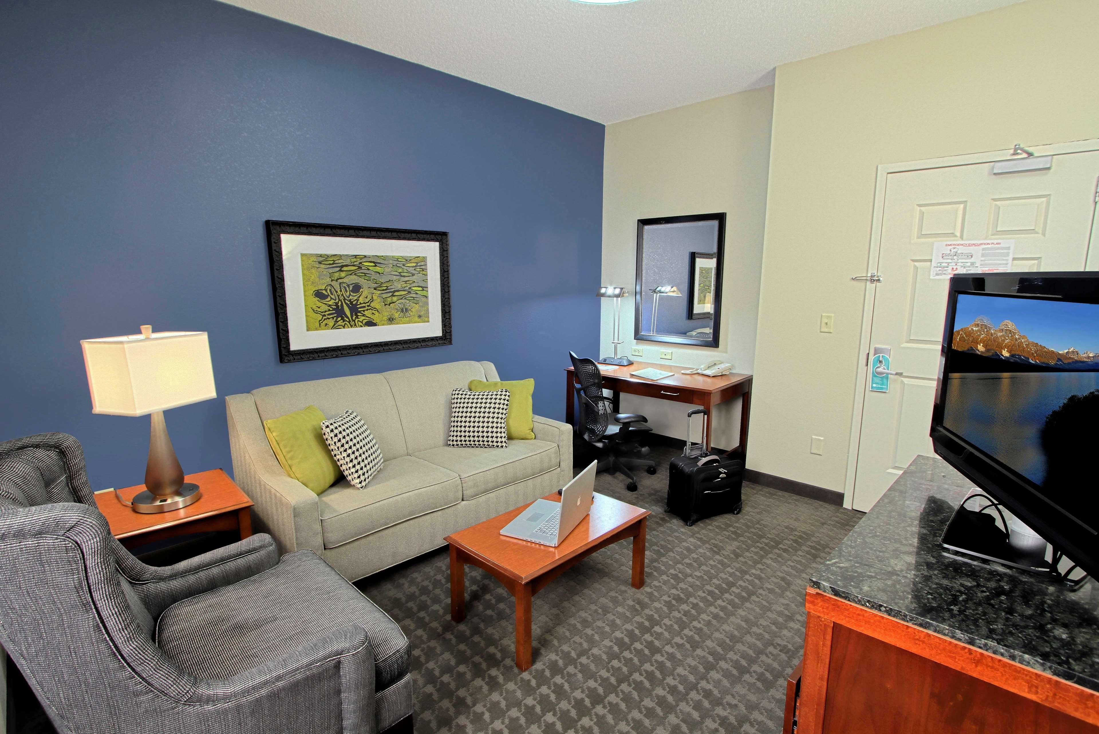 Hilton Garden Inn Westbury Quarto foto