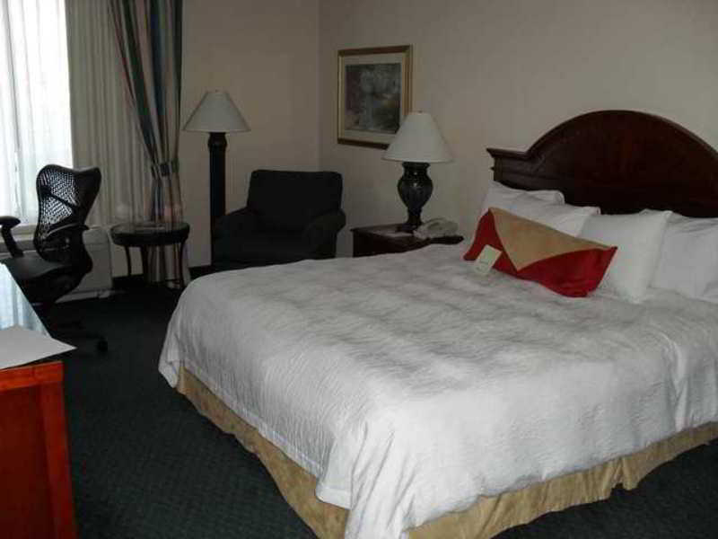 Hilton Garden Inn Westbury Quarto foto
